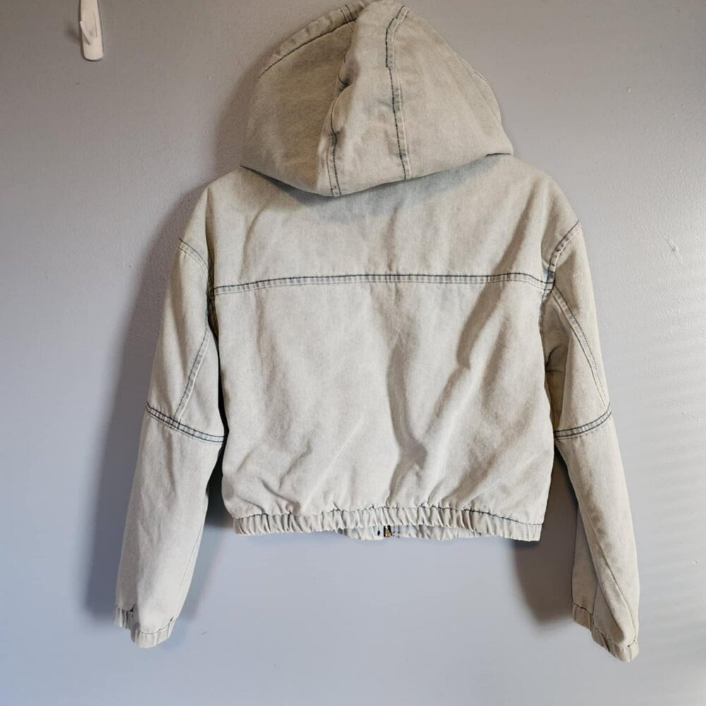 Euc Whitewashed Denim Cropped Jacket By Ashley Vi… - image 4